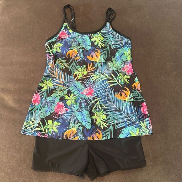 Women’s Black Floral Tankini Two Piece Swimsuit Boy Short Bottoms Size 10 NEW - Picture 1 of 11
